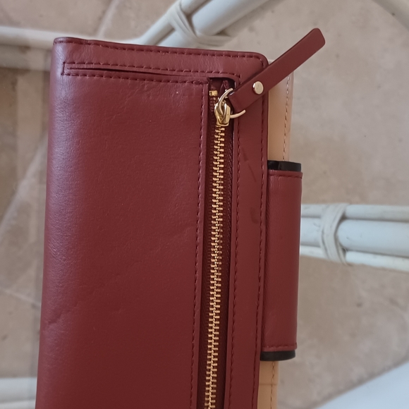 Kate Spade Brown leather turn lock wallet with wrist handle . Approx 7 5 inches - Picture 6 of 12